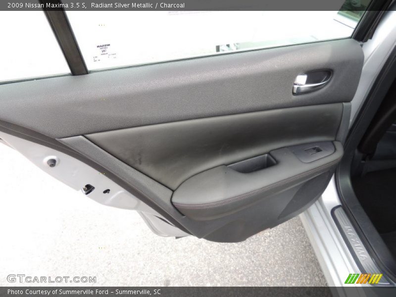 Radiant Silver Metallic / Charcoal 2009 Nissan Maxima 3.5 S