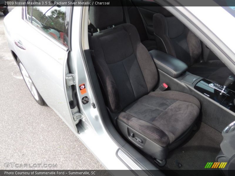 Radiant Silver Metallic / Charcoal 2009 Nissan Maxima 3.5 S