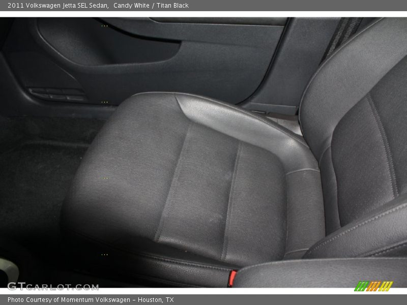 Candy White / Titan Black 2011 Volkswagen Jetta SEL Sedan