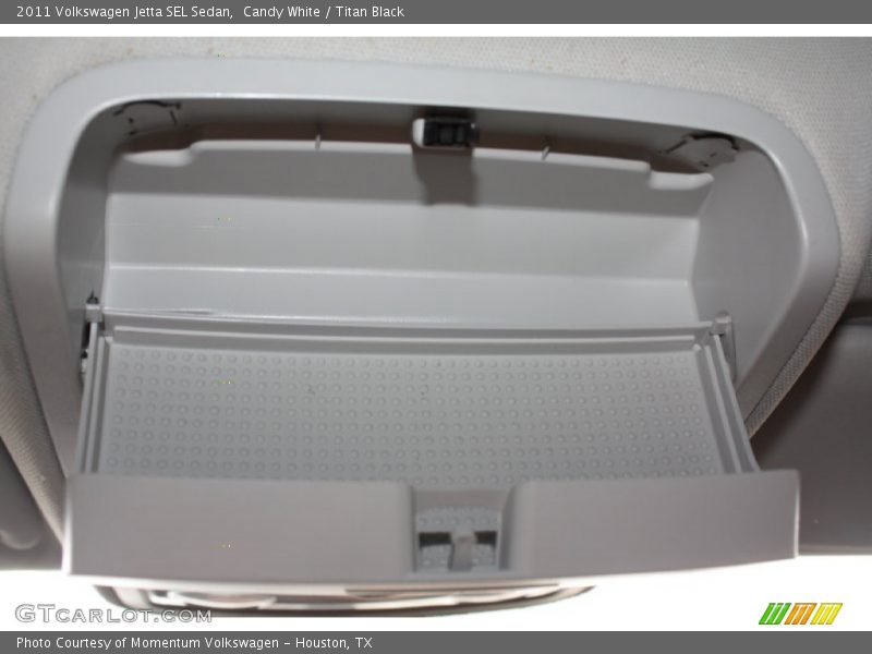 Candy White / Titan Black 2011 Volkswagen Jetta SEL Sedan