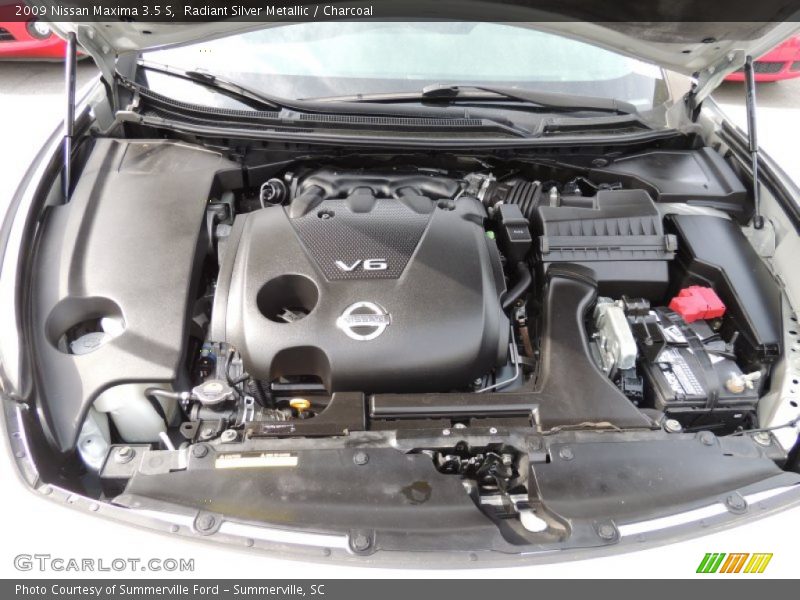 Radiant Silver Metallic / Charcoal 2009 Nissan Maxima 3.5 S