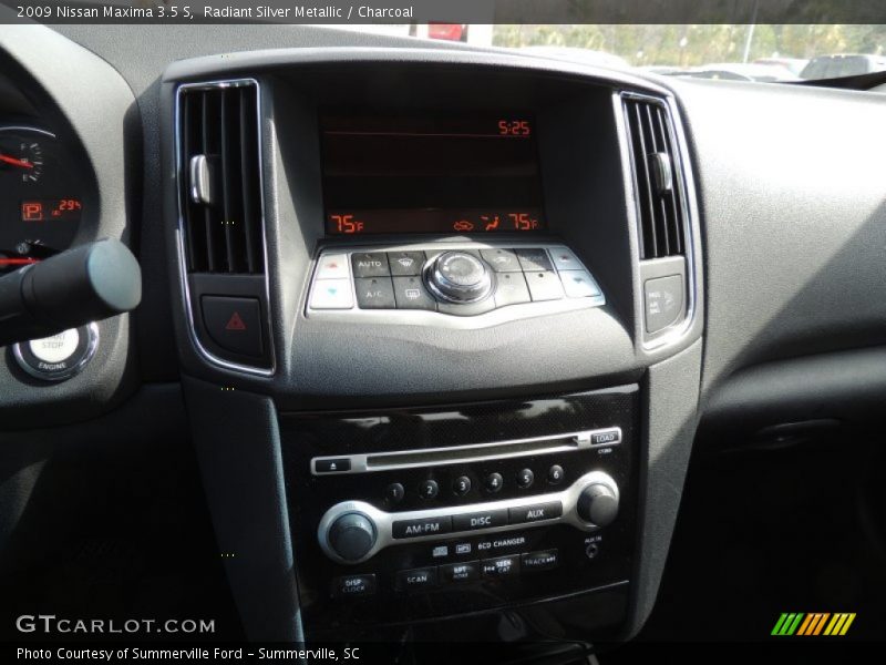 Radiant Silver Metallic / Charcoal 2009 Nissan Maxima 3.5 S