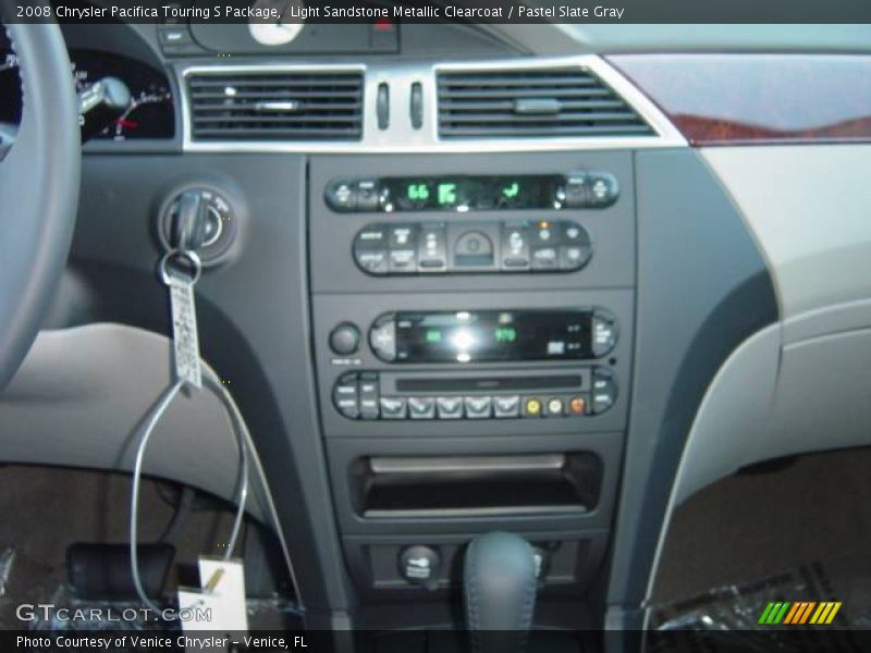 Light Sandstone Metallic Clearcoat / Pastel Slate Gray 2008 Chrysler Pacifica Touring S Package