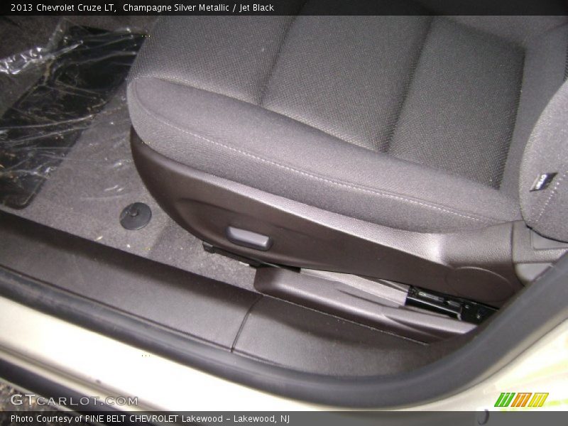 Champagne Silver Metallic / Jet Black 2013 Chevrolet Cruze LT