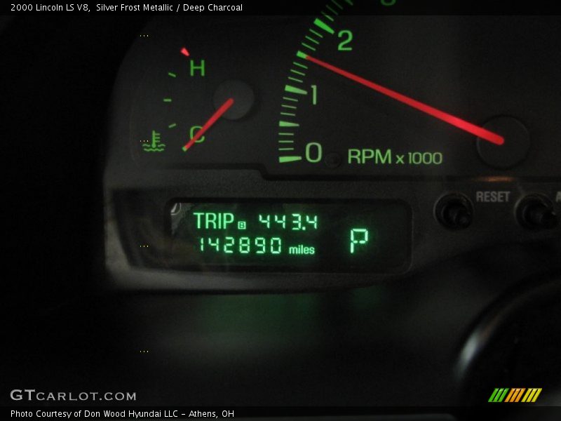 Silver Frost Metallic / Deep Charcoal 2000 Lincoln LS V8