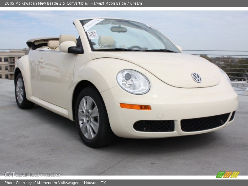 Front 3/4 View of 2009 New Beetle 2.5 Convertible