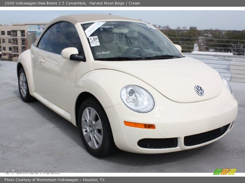 Front 3/4 View of 2009 New Beetle 2.5 Convertible