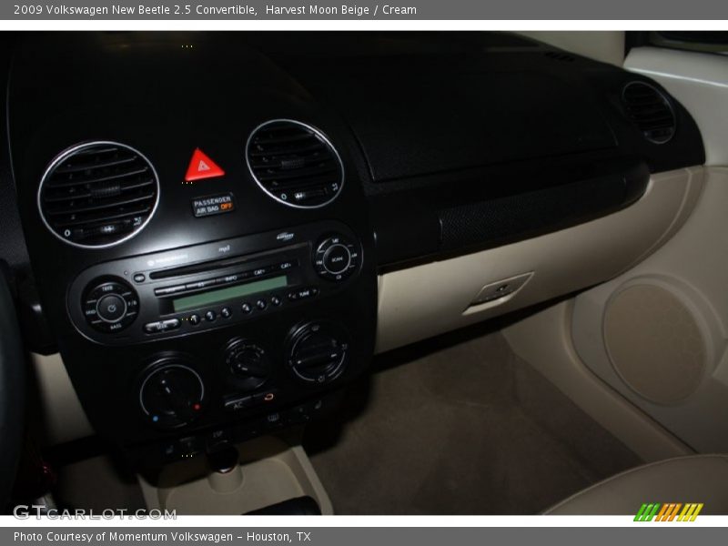 Harvest Moon Beige / Cream 2009 Volkswagen New Beetle 2.5 Convertible