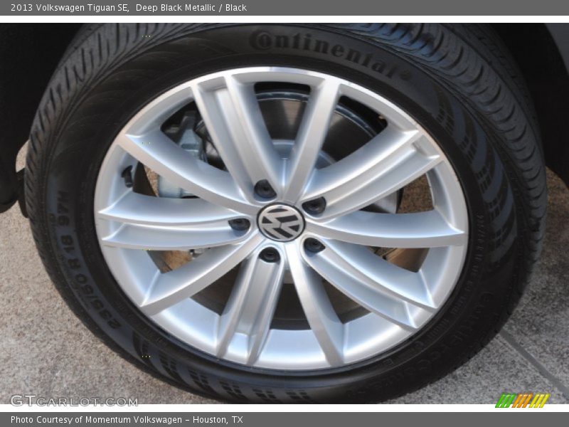 Deep Black Metallic / Black 2013 Volkswagen Tiguan SE