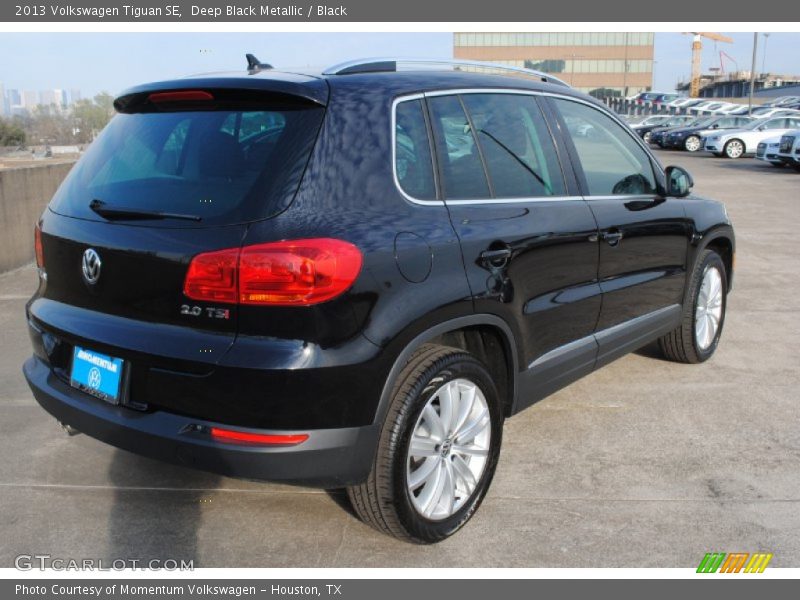 Deep Black Metallic / Black 2013 Volkswagen Tiguan SE