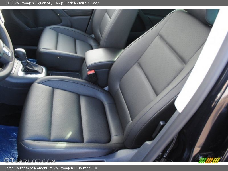 Deep Black Metallic / Black 2013 Volkswagen Tiguan SE