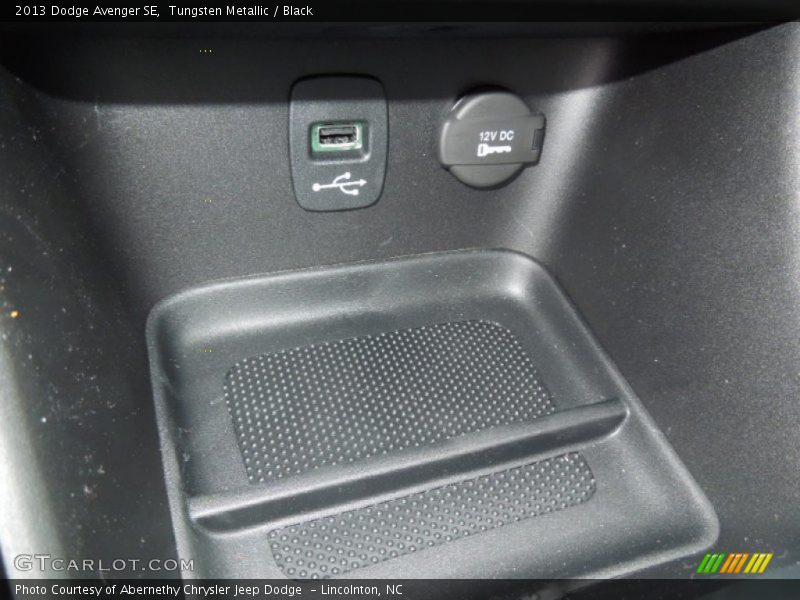 Tungsten Metallic / Black 2013 Dodge Avenger SE