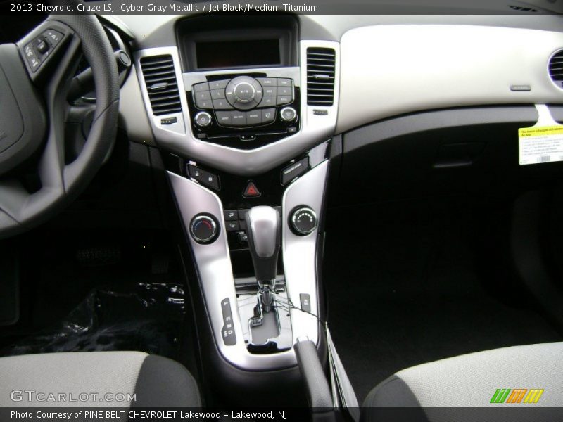 Cyber Gray Metallic / Jet Black/Medium Titanium 2013 Chevrolet Cruze LS