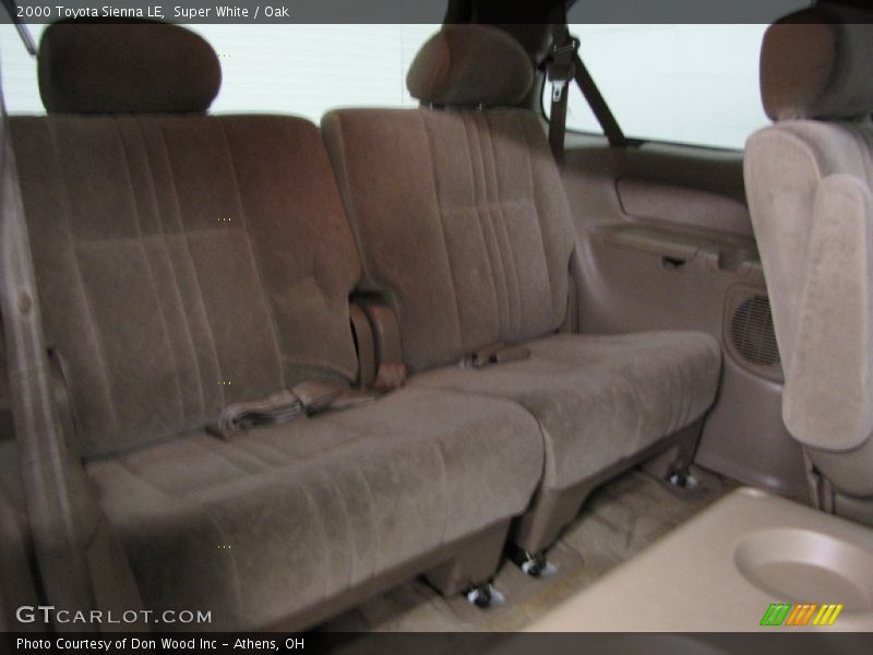 Super White / Oak 2000 Toyota Sienna LE