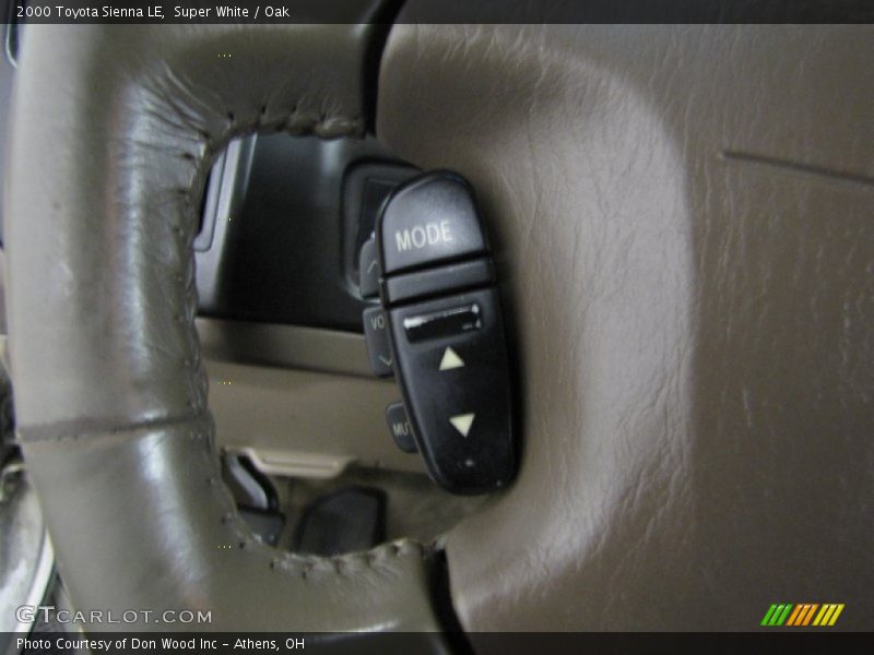 Super White / Oak 2000 Toyota Sienna LE