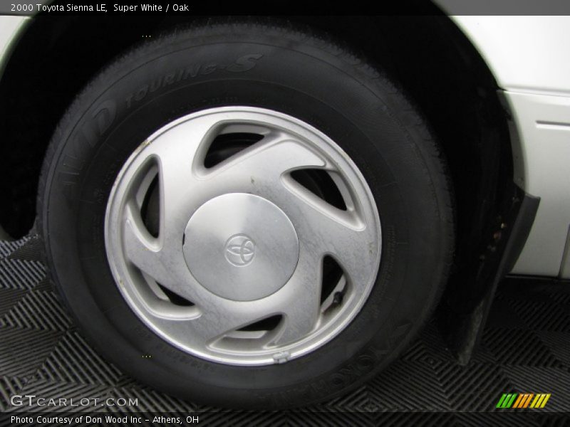 Super White / Oak 2000 Toyota Sienna LE