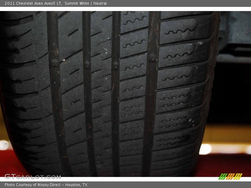 Summit White / Neutral 2011 Chevrolet Aveo Aveo5 LT