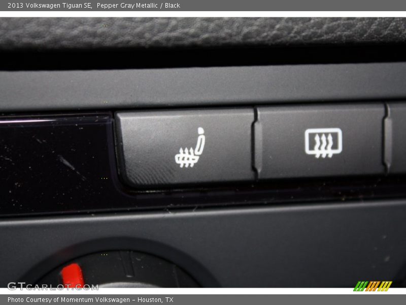 Pepper Gray Metallic / Black 2013 Volkswagen Tiguan SE