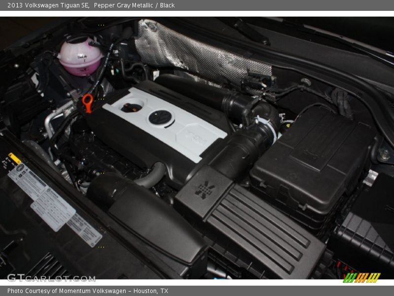 Pepper Gray Metallic / Black 2013 Volkswagen Tiguan SE