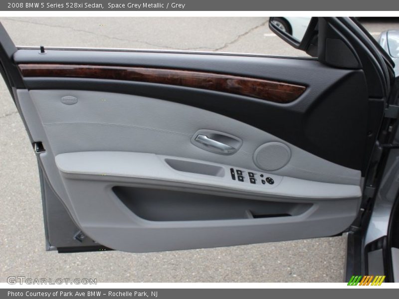 Door Panel of 2008 5 Series 528xi Sedan