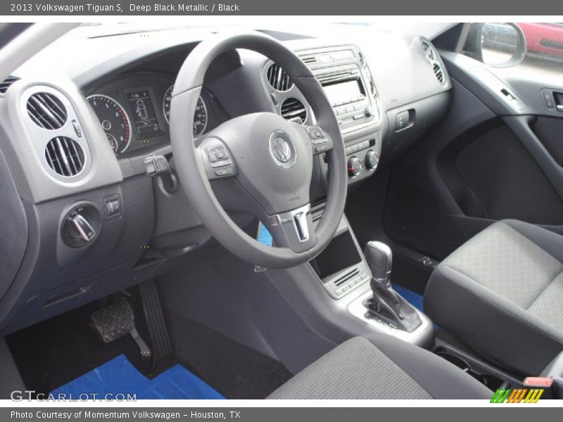 Deep Black Metallic / Black 2013 Volkswagen Tiguan S