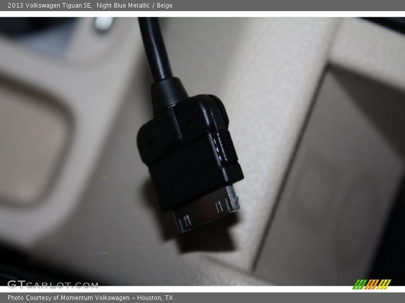 Night Blue Metallic / Beige 2013 Volkswagen Tiguan SE
