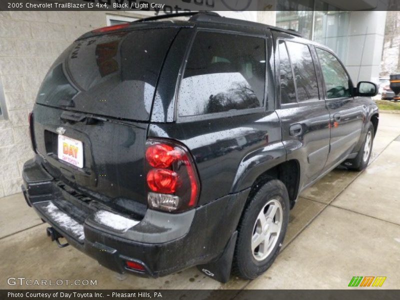 Black / Light Gray 2005 Chevrolet TrailBlazer LS 4x4