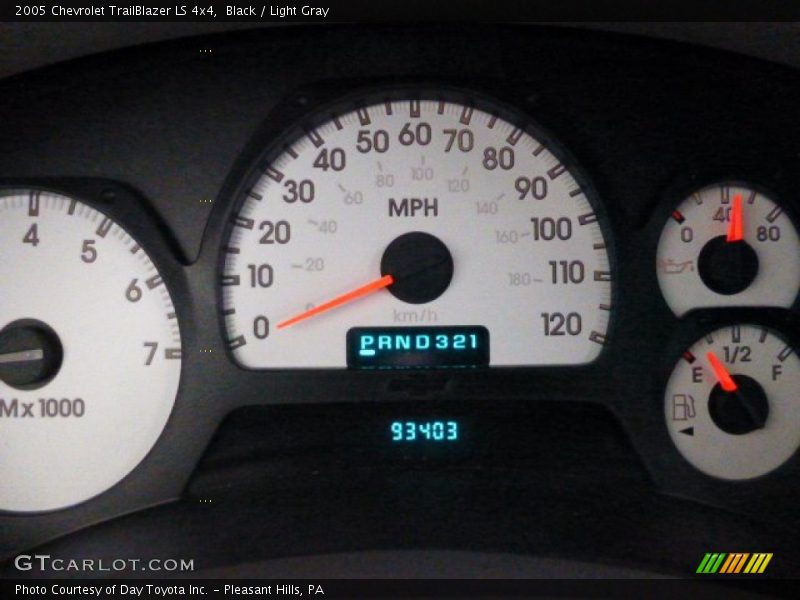 Black / Light Gray 2005 Chevrolet TrailBlazer LS 4x4
