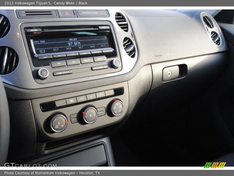 Candy White / Black 2013 Volkswagen Tiguan S