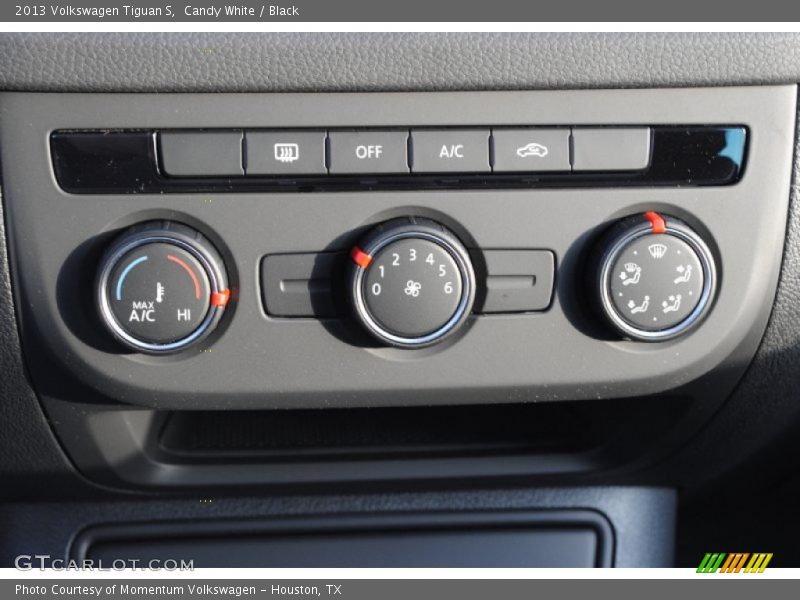 Candy White / Black 2013 Volkswagen Tiguan S