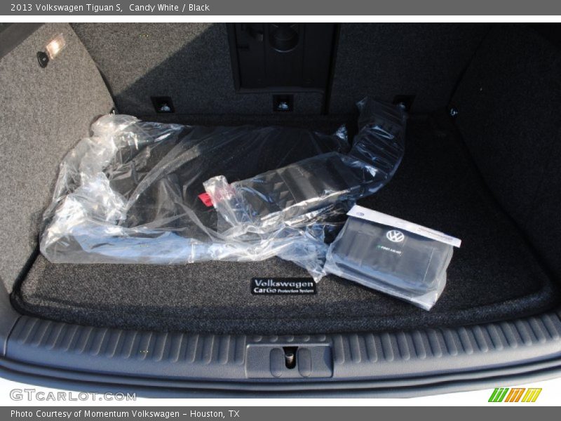 Candy White / Black 2013 Volkswagen Tiguan S