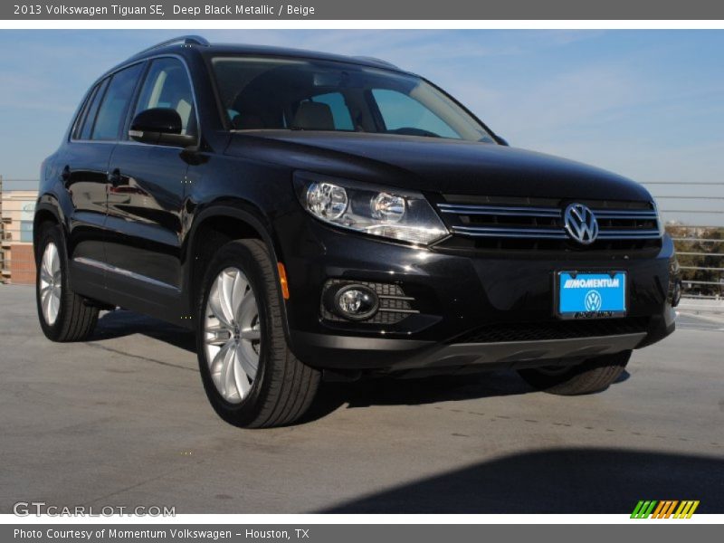 Deep Black Metallic / Beige 2013 Volkswagen Tiguan SE