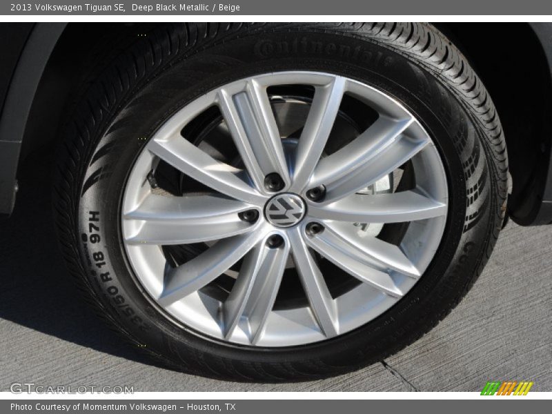 Deep Black Metallic / Beige 2013 Volkswagen Tiguan SE