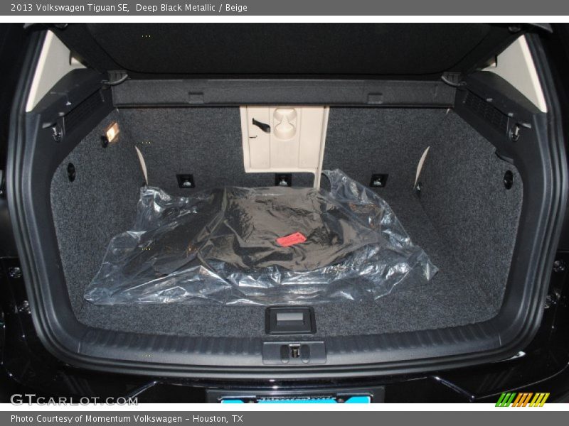 Deep Black Metallic / Beige 2013 Volkswagen Tiguan SE