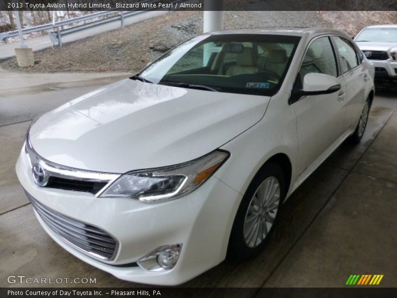 Blizzard White Pearl / Almond 2013 Toyota Avalon Hybrid Limited