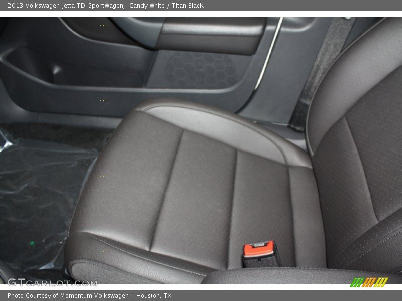 Candy White / Titan Black 2013 Volkswagen Jetta TDI SportWagen