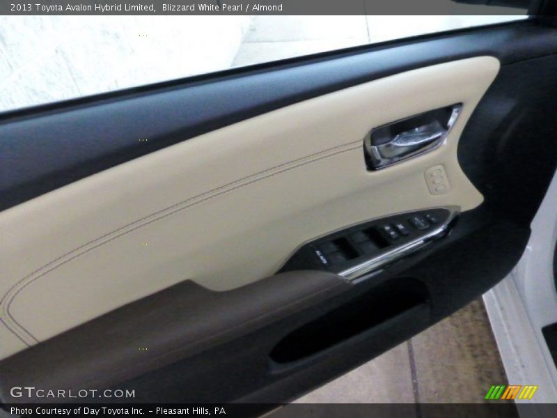 Blizzard White Pearl / Almond 2013 Toyota Avalon Hybrid Limited