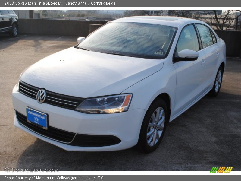 Candy White / Cornsilk Beige 2013 Volkswagen Jetta SE Sedan