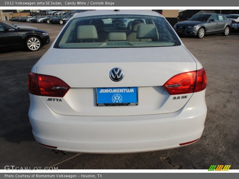 Candy White / Cornsilk Beige 2013 Volkswagen Jetta SE Sedan
