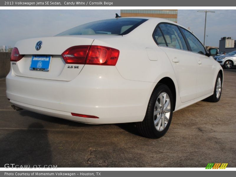 Candy White / Cornsilk Beige 2013 Volkswagen Jetta SE Sedan