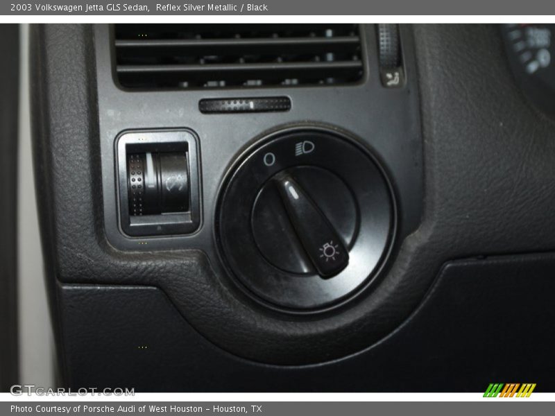 Reflex Silver Metallic / Black 2003 Volkswagen Jetta GLS Sedan