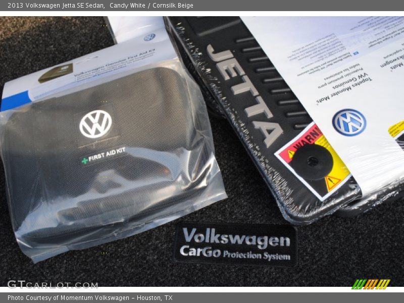 Candy White / Cornsilk Beige 2013 Volkswagen Jetta SE Sedan