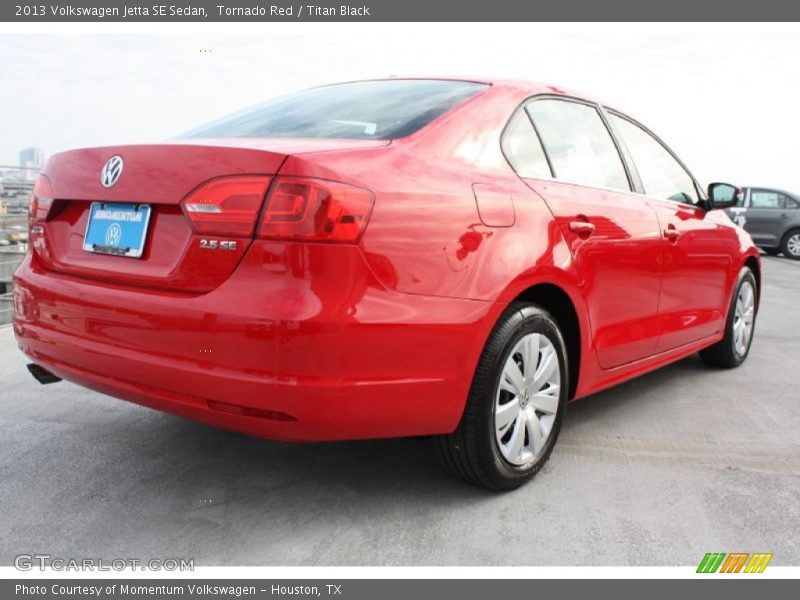 Tornado Red / Titan Black 2013 Volkswagen Jetta SE Sedan