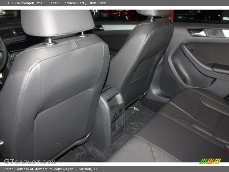 Tornado Red / Titan Black 2013 Volkswagen Jetta SE Sedan