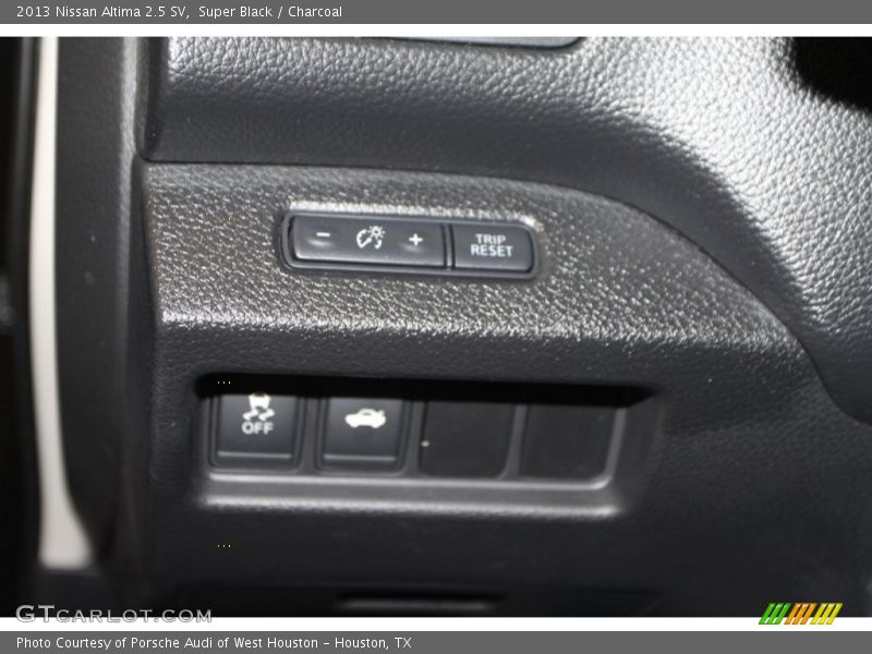Super Black / Charcoal 2013 Nissan Altima 2.5 SV