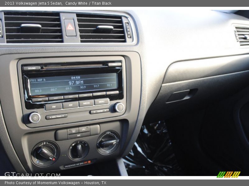 Candy White / Titan Black 2013 Volkswagen Jetta S Sedan