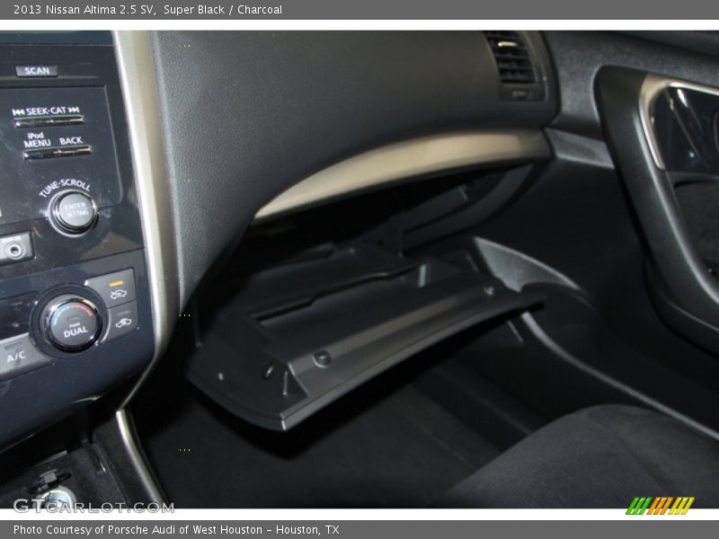 Super Black / Charcoal 2013 Nissan Altima 2.5 SV