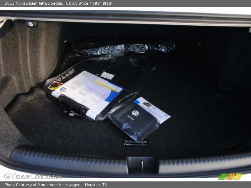 Candy White / Titan Black 2013 Volkswagen Jetta S Sedan