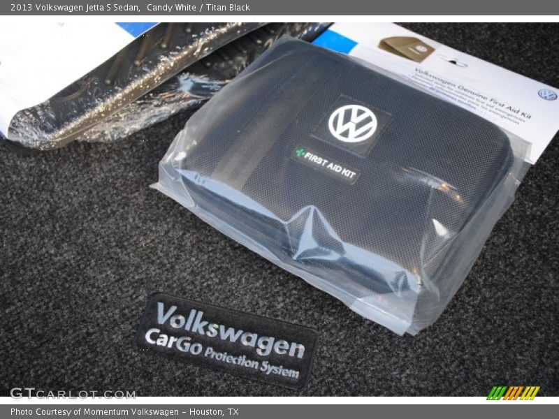 Candy White / Titan Black 2013 Volkswagen Jetta S Sedan