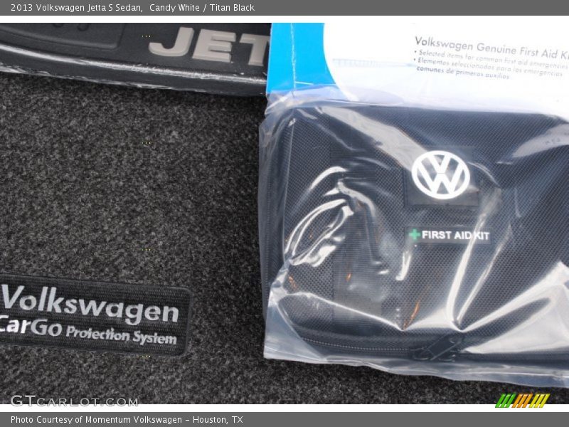 Candy White / Titan Black 2013 Volkswagen Jetta S Sedan